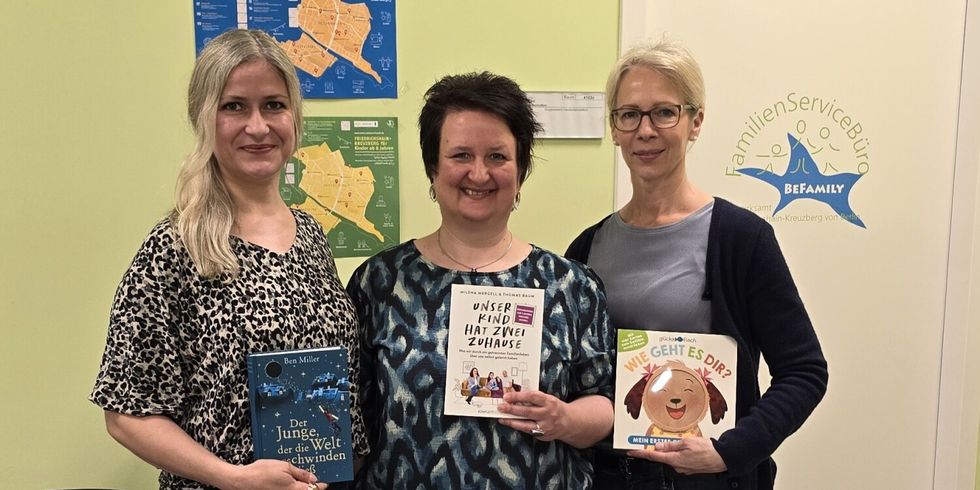 Die Sozialpädagoginnen Susann Schwarz und Susanne Koch und Anja Guth, Gruppenleiterin des FamilienServiceBüros (v.li.n.re.)