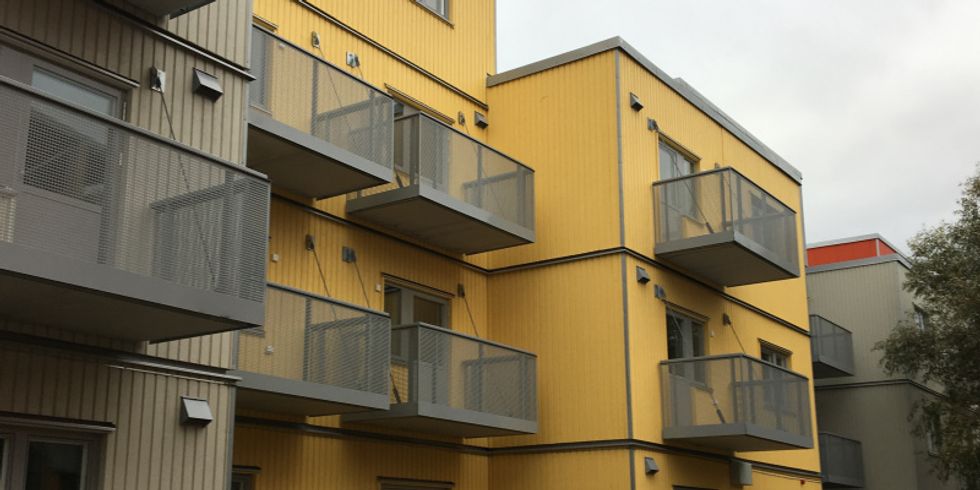 Foto leere Häuserzeile_1