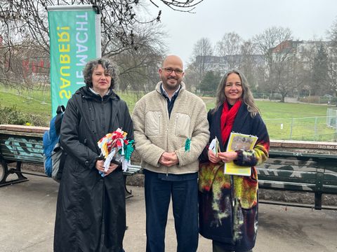 Claudia Priemer, Christopher Schriner und Angela Pritzkow im Volkspark am Weinbergsweg.
