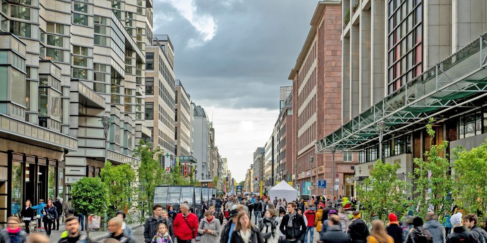 Autofreie Friedrichstraße im Herbst 2019