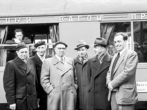 Departure of architects Leucht, Collein, Bolz, Adler, Piesternick, Liebknecht (from left to right) to Moscow