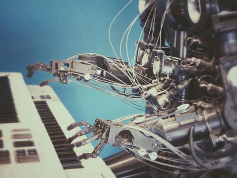 Roboter am Keyboard