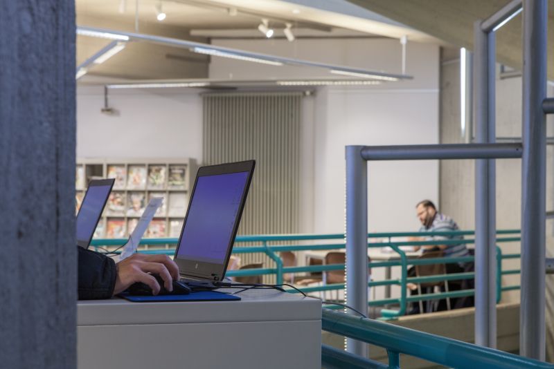 Laptop-Bereich in der Bezirkszentralbibliothek