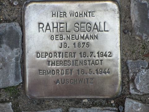 Stolperstein Rahel Segall, Foto: F. Siebold, Juni 2013