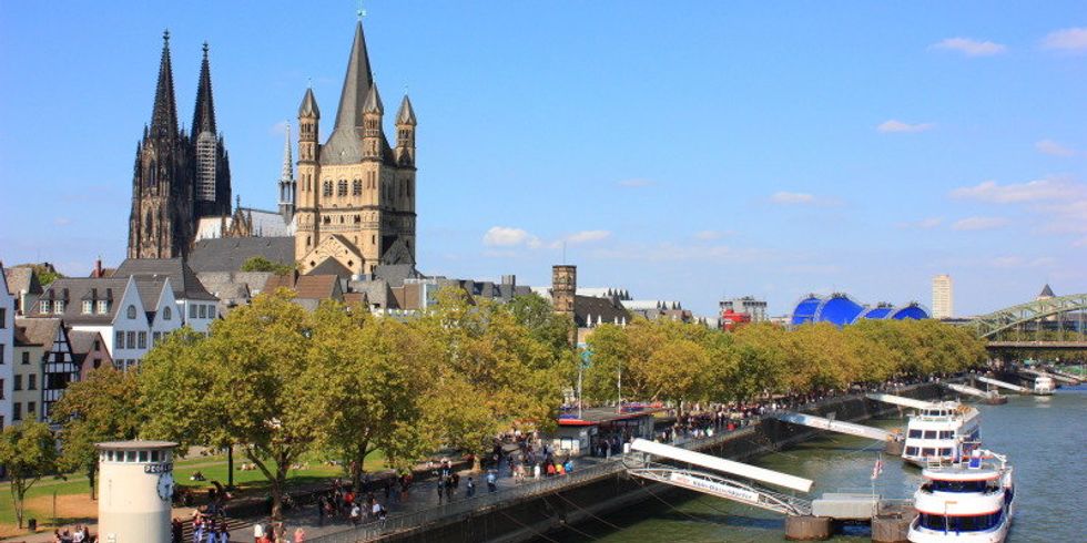 Kölner Rheinufer - Blick von der Deutzer Brücke