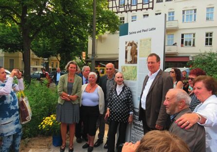Bernard Grunberg und Dennis Kew mit Gudrun Schottmann
