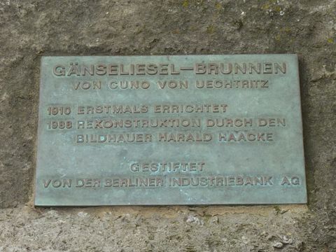 Tafel am Gänselieselbrunnen, Foto: KHMM