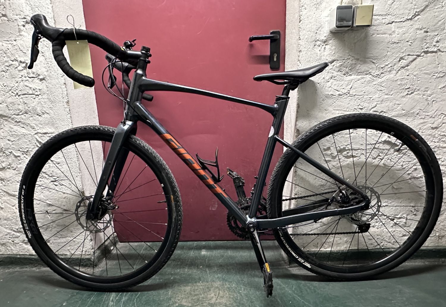 Schwarzes Herrenfahrrad