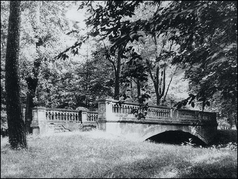 Hans Günther - Brücke über die Schlucht, vor 1937, Foto (aus: Wirth Abb. 484)