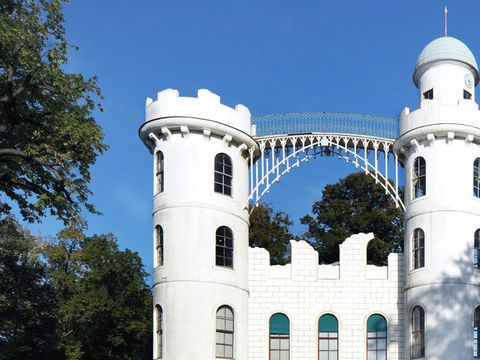 Pfaueninsel, Schloss von Südwesten (Bild: Landesdenkmalamt Berlin, Wolfgang Bittner)