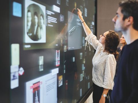 Das interaktive „Familienalbum“ präsentiert zehn Sammlungen aus dem Bestand des Museums.