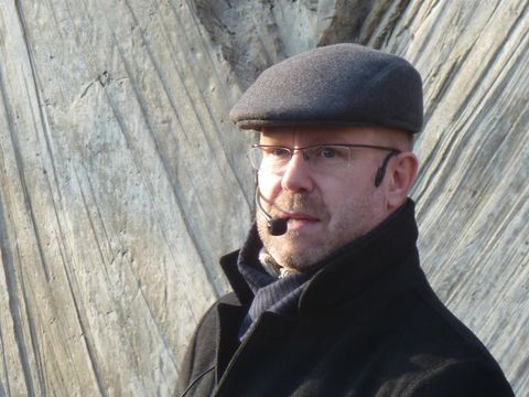 Reinhard Naumann am Mahnmal am Bahnhof Grunewald, 12.11.2011, Foto: KHMM