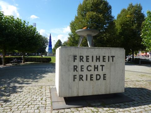 Ewige Flamme, 6.9.2011, Foto: KHMM