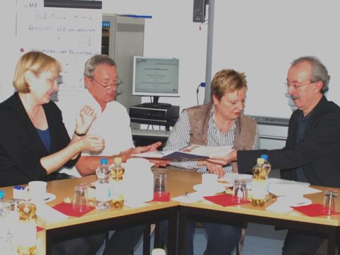 Unterzeichnung der ersten Kooperationsvereinbarung