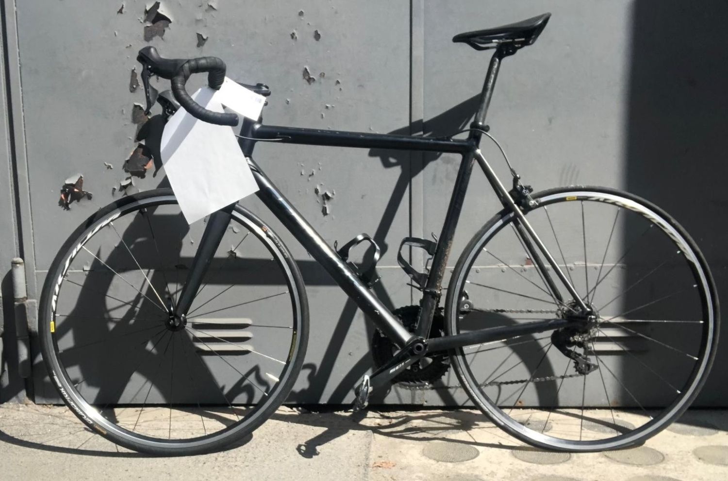 Schwarzes Herrenfahrrad