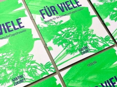 Abbildung von mehreren Broschüren mit der Aufschrift für Viele