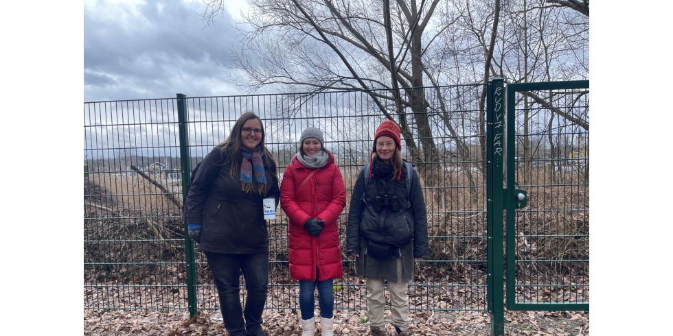 2024-02-19-pm-kooperation_susann-ullrich-und-annette-hamann-vom-nabu-mit-stadtraetin-mitte-ba-lichtenberg.jpg