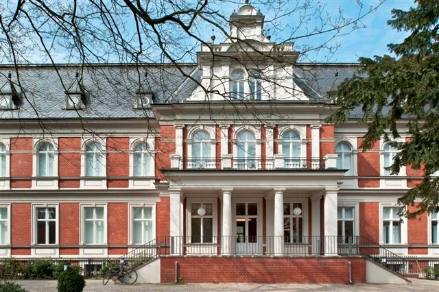 Eingang der Villa Oppenheim