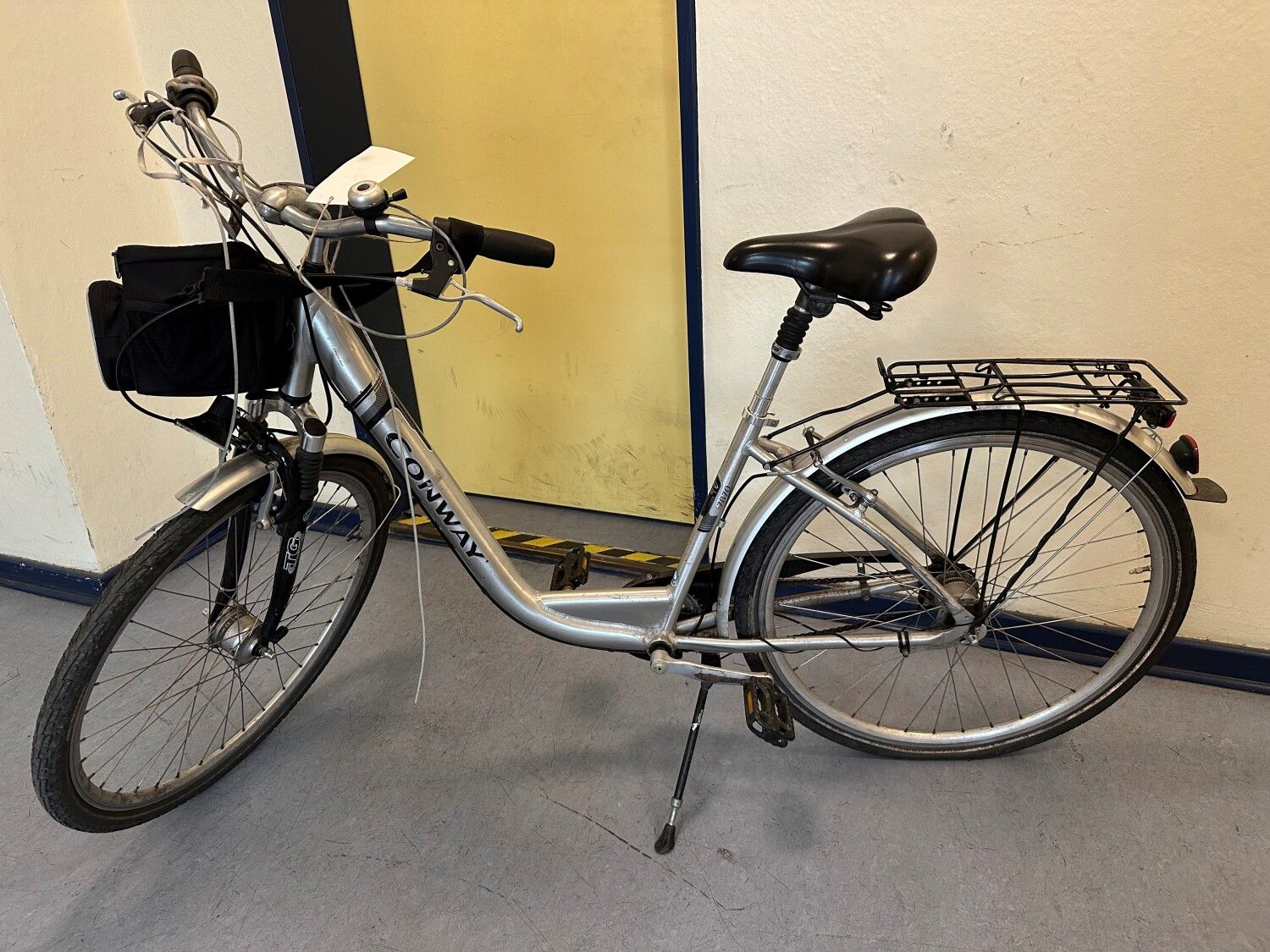 Silbernes Damenfahrrad