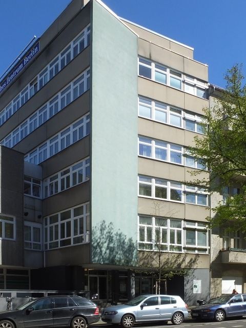 Hausansicht Joachim-Friedrich-Str. 16 (Bild: Stolpersteine-Initiative CW, Hupka)