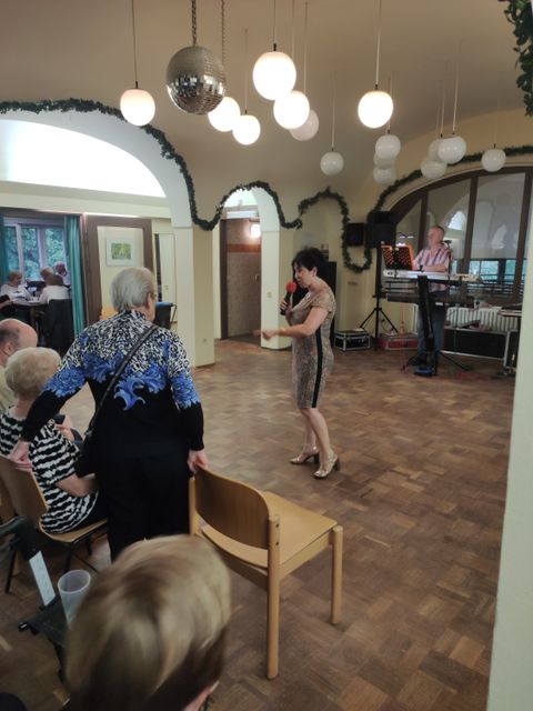 Bezirksbürgermeisterin Emine Demirbüken-Wegner (CDU) (Bild: BA Reinickendorf)