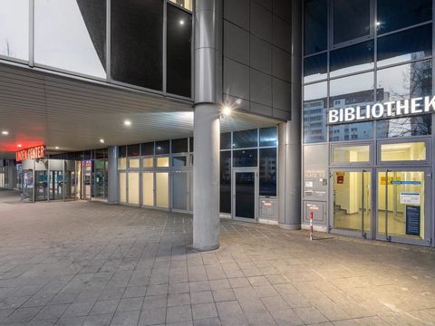 Eingang Anna-Seghers-Bibliothek