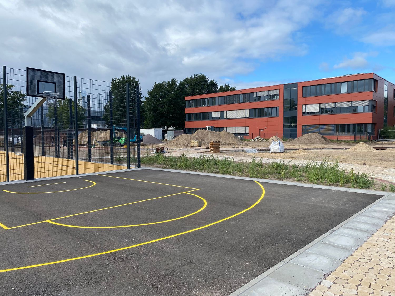 Erneuerung der Außenanlagen Grundschule an der Pulvermühle