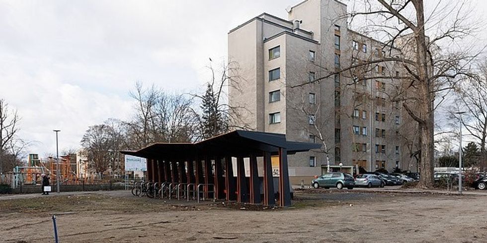 Am U-Bhf. Halemweg entsteht der künftige Stadtplatz mit Ballspielfläche.