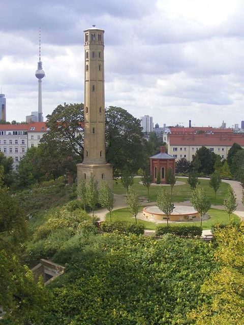 Der mit 20.000 Rosen bepflanzte Wasserturmplatz