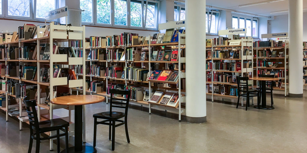 Blick in die Dietrich-Bonhoeffer-Bibliothek.