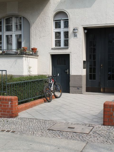 Hauseingang Prinzregentenstr. 86, April 2013
