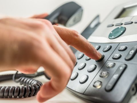 Einen Telefonanruf tätigen