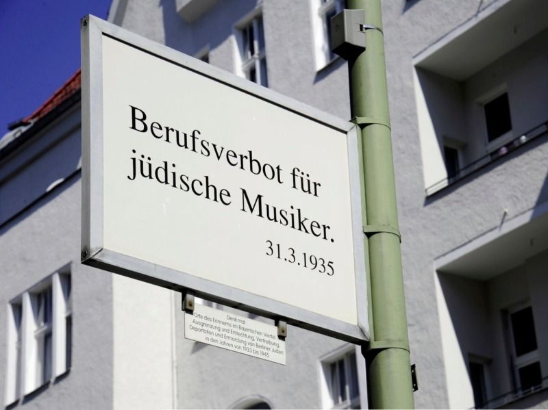 Diese Laterne im Bayerischen Viertel rüttelt wach (Bild: picture-alliance)