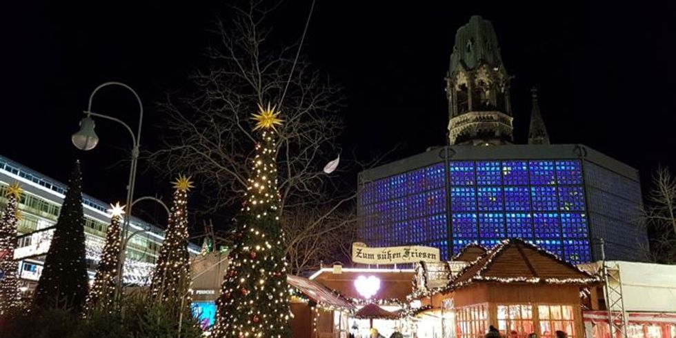 Weihnachtsmarkt Bretischeidplatz Kaiser-Wilmhelm-Gedächtniskirche