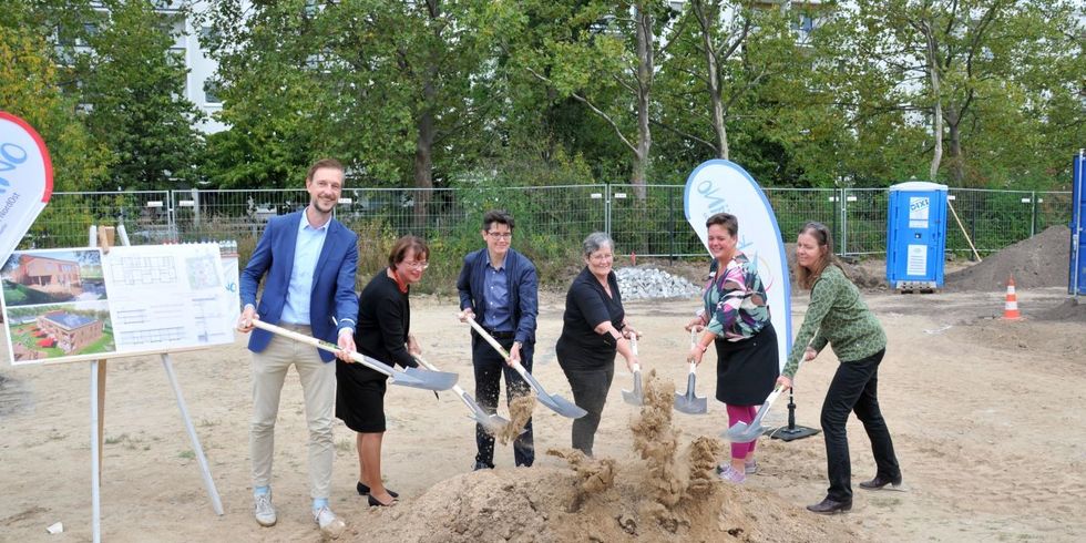 1. Spatenstich Kita Havelländer Ring - Der erste Spatenstich