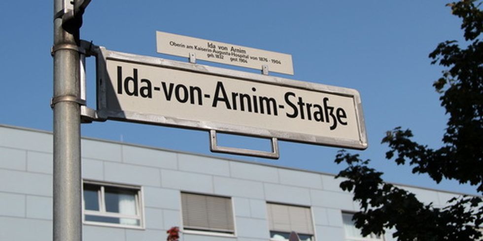Straßenschild Ida-von-Arnim-Straße