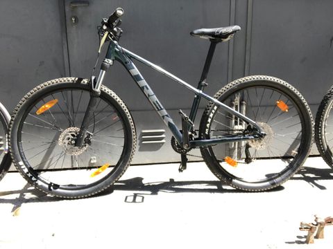 Schwarzes Herrenfahrrad