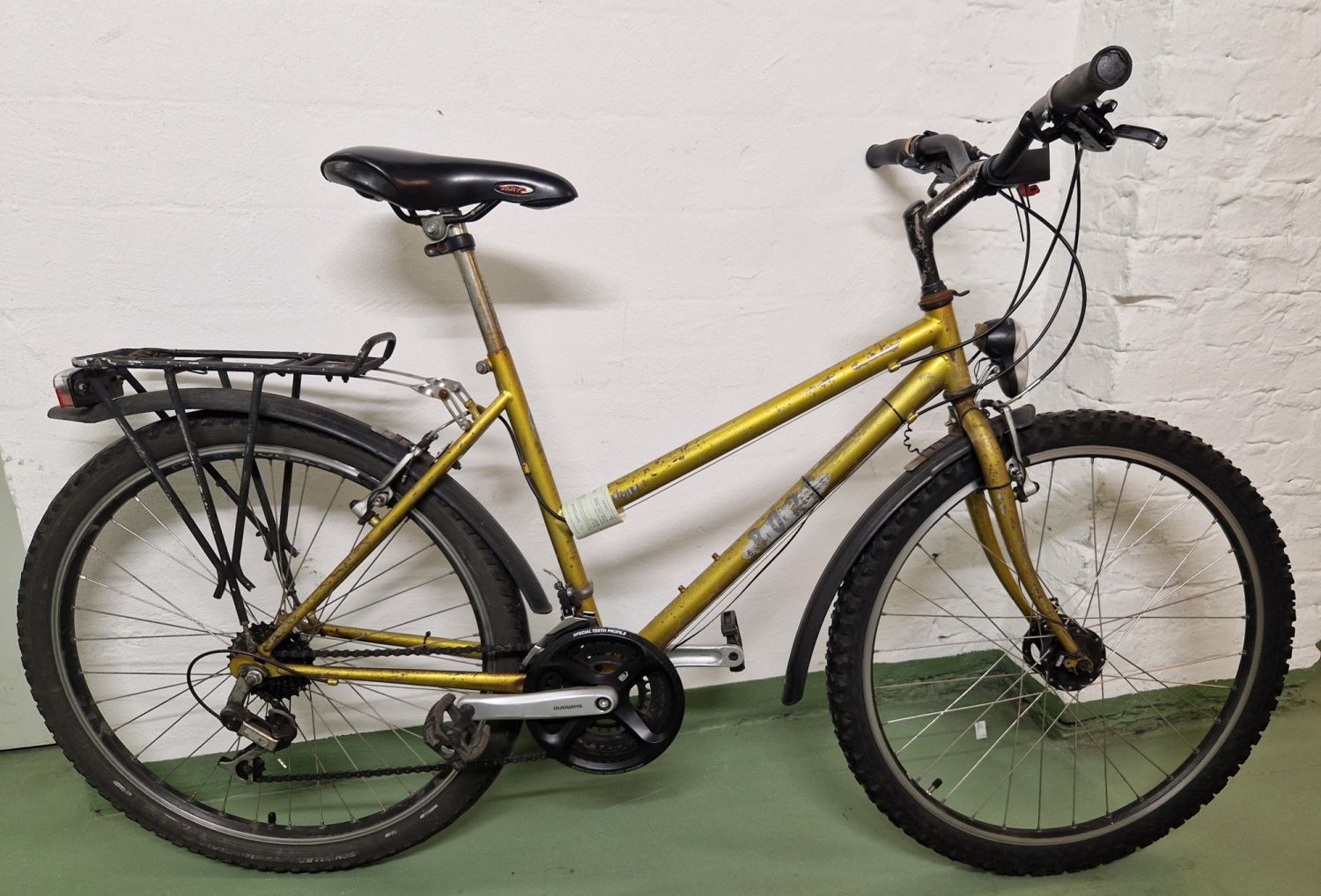 Gelbes Damenfahrrad
