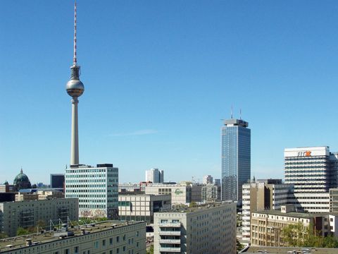 Alexanderplatz – Hochhäuser und Fernsehturm