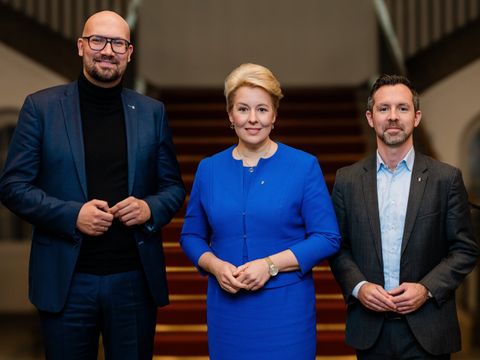 Gruppenfoto - Senatorin und Staatssekretäre