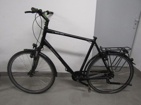 Schwarzes Herrenfahrrad