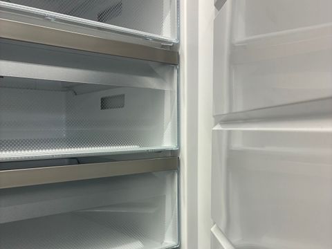 Offener Kühlschrank