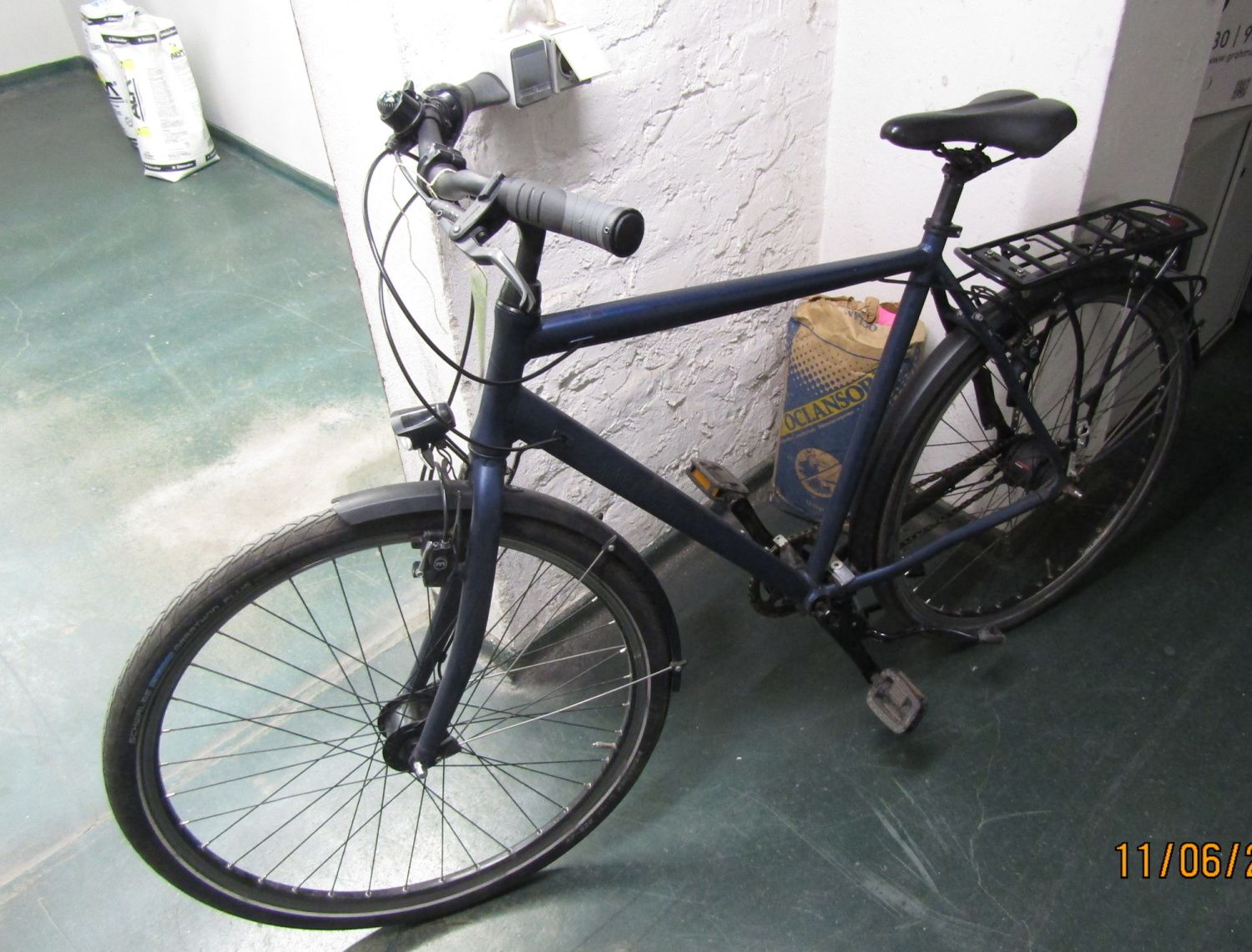 Blaues Herrenfahrrad