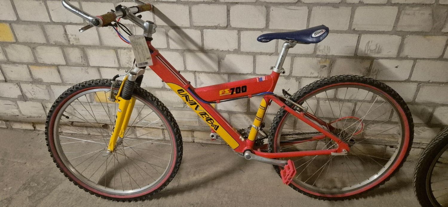 Rot-Gelbes Fahrrad