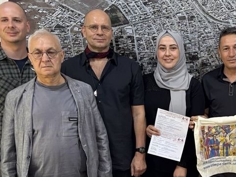 Übergabe der Hilfsgelder an die Bürgermeister*innen in Dêrik