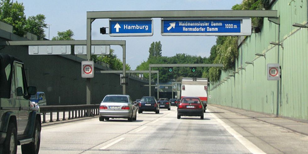 A 111, Tunnel Tegel Ortskern