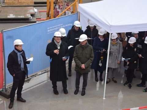 Grundsteinlegung für den Neubau des Paul-Gerhardt-Stifts in der Barfusstraße.