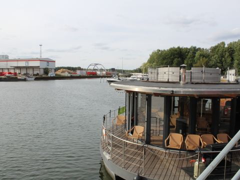 19. September 2023: Hausboot im Nottekanal: Schiff ahoi zur Hafenrundfahrt