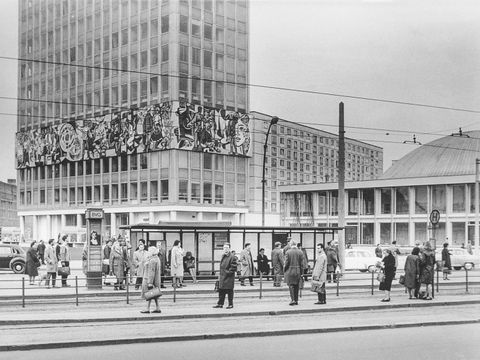 Haus des Lehrers und Kongresshalle