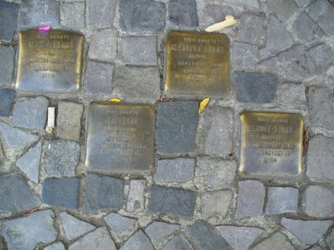 Stolpersteine für die Familie Behar, 20.8.2008, Foto: KHMM